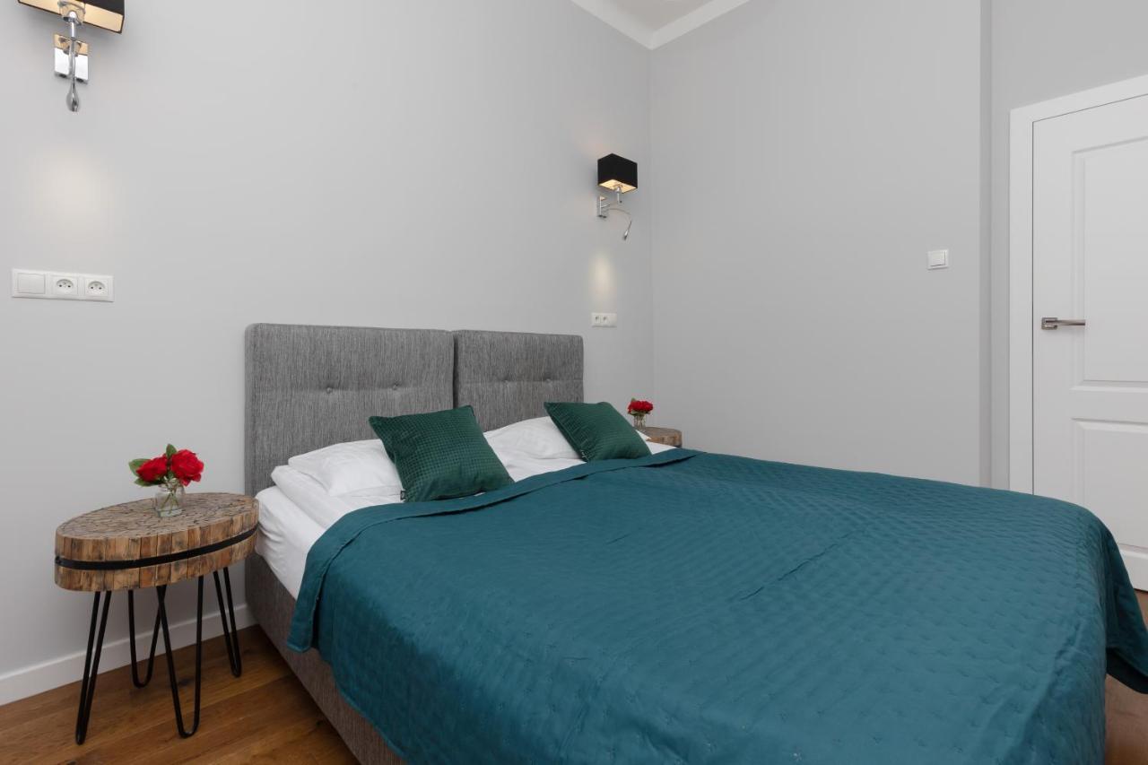 City Center Aparthotel Chmielna By Noclegi Renters Varşovia Exterior foto