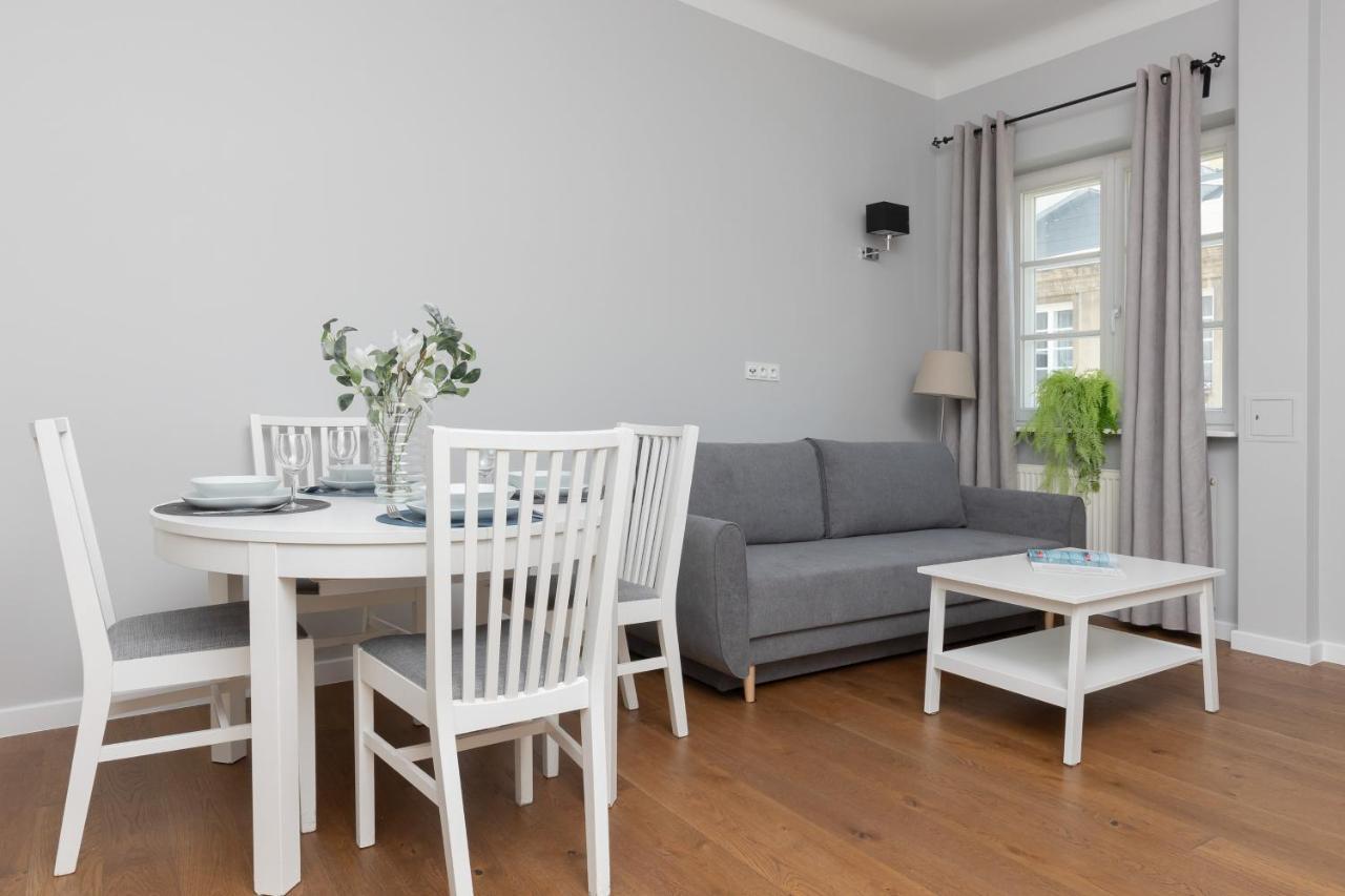 City Center Aparthotel Chmielna By Noclegi Renters Varşovia Exterior foto