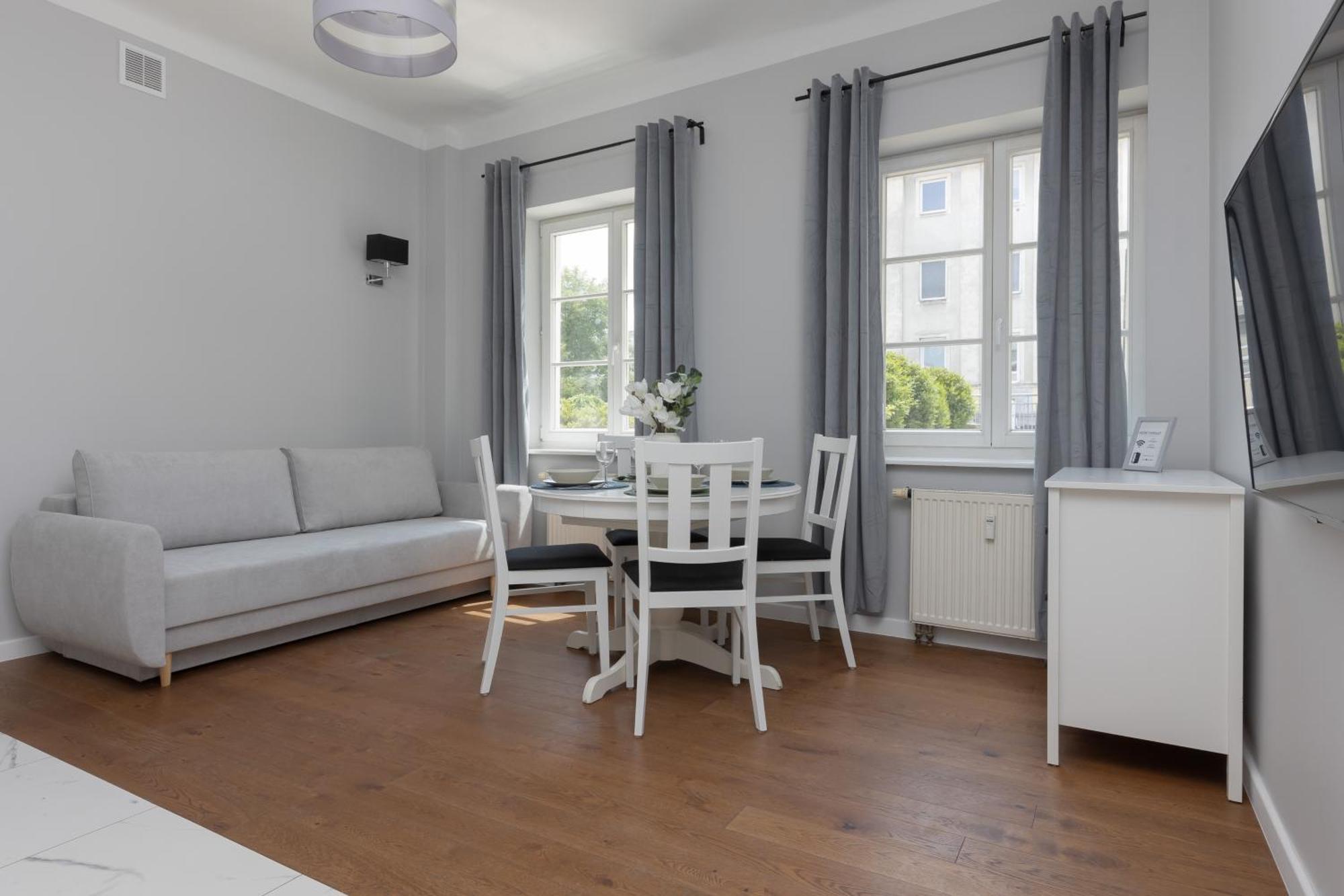 City Center Aparthotel Chmielna By Noclegi Renters Varşovia Exterior foto
