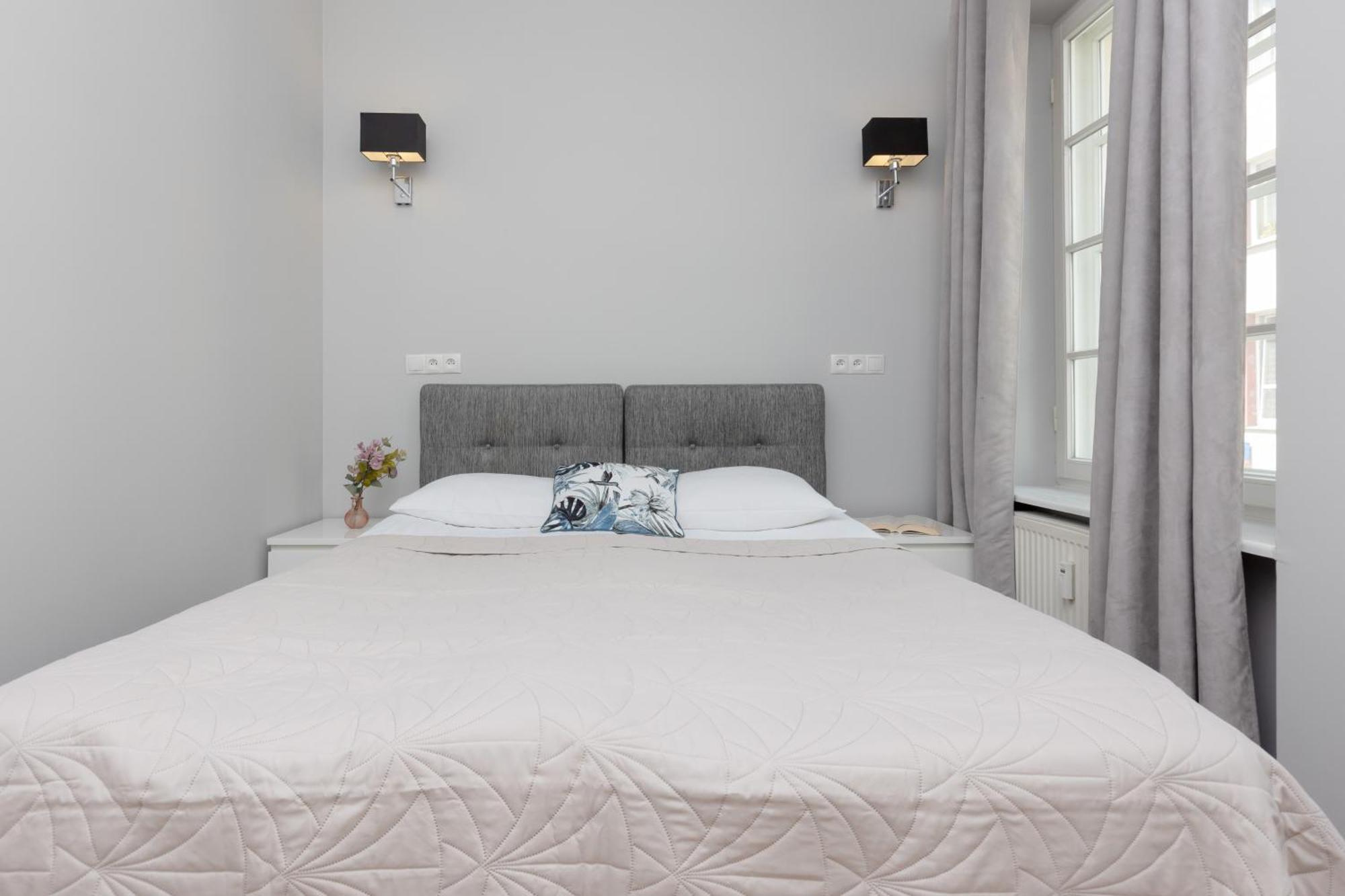 City Center Aparthotel Chmielna By Noclegi Renters Varşovia Exterior foto